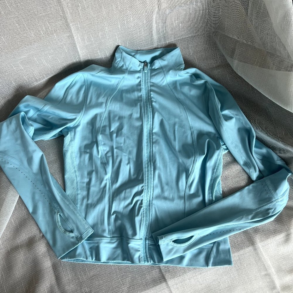 Lululemon 🍋 Light Blue Cropped Zip-Up